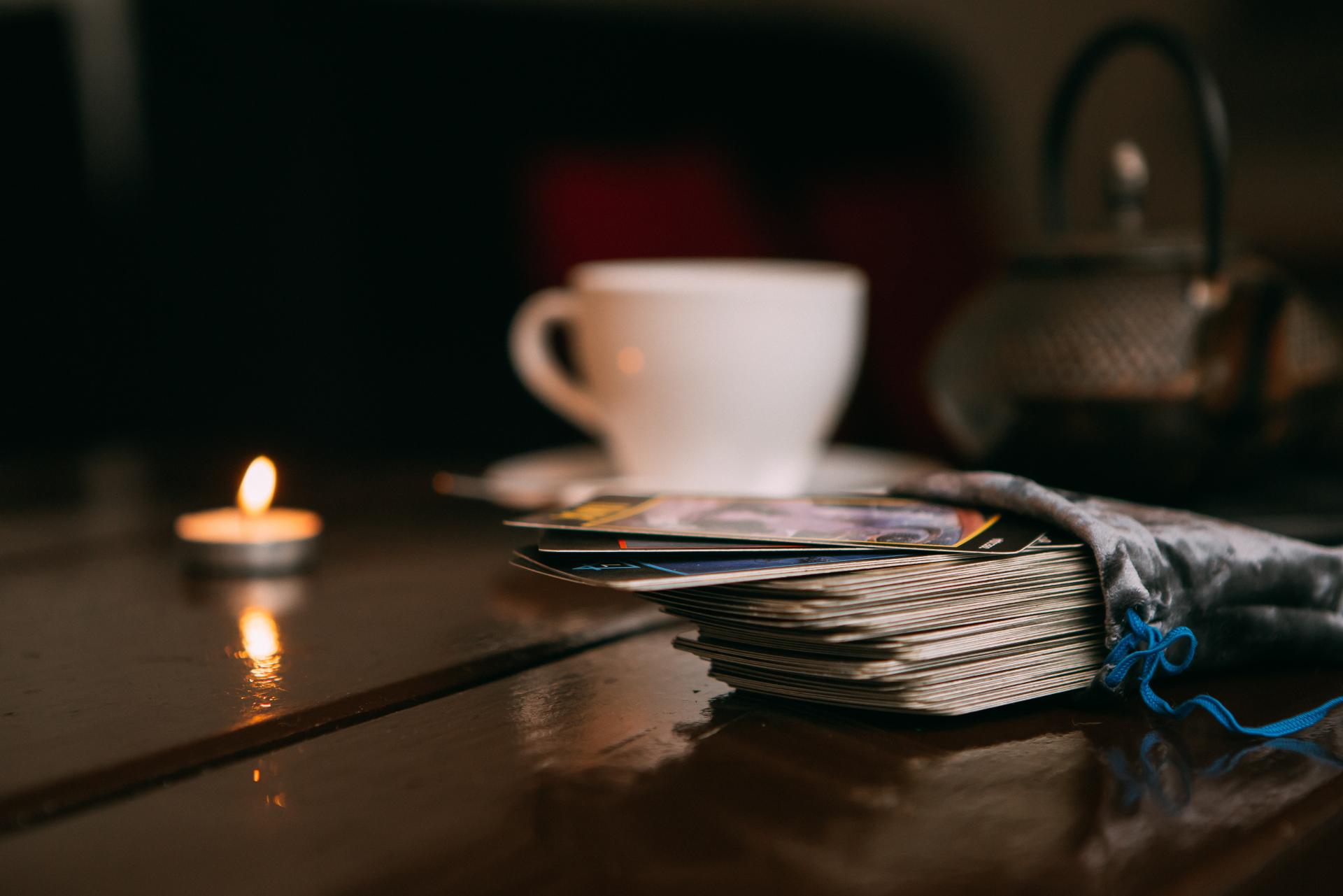 ¿Cuáles son los servicios del reconocido tarotista Salvador Valencia de Tarot y Videncia La Voluntad?