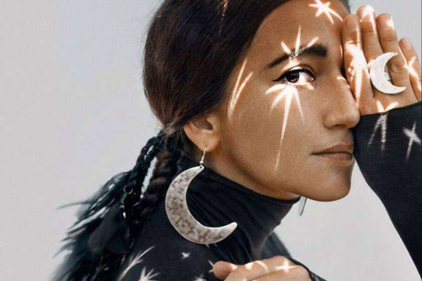 Conocer el futuro inmediato con La Casa del Tarot y Videncia y la reconocida Manuela Moreno