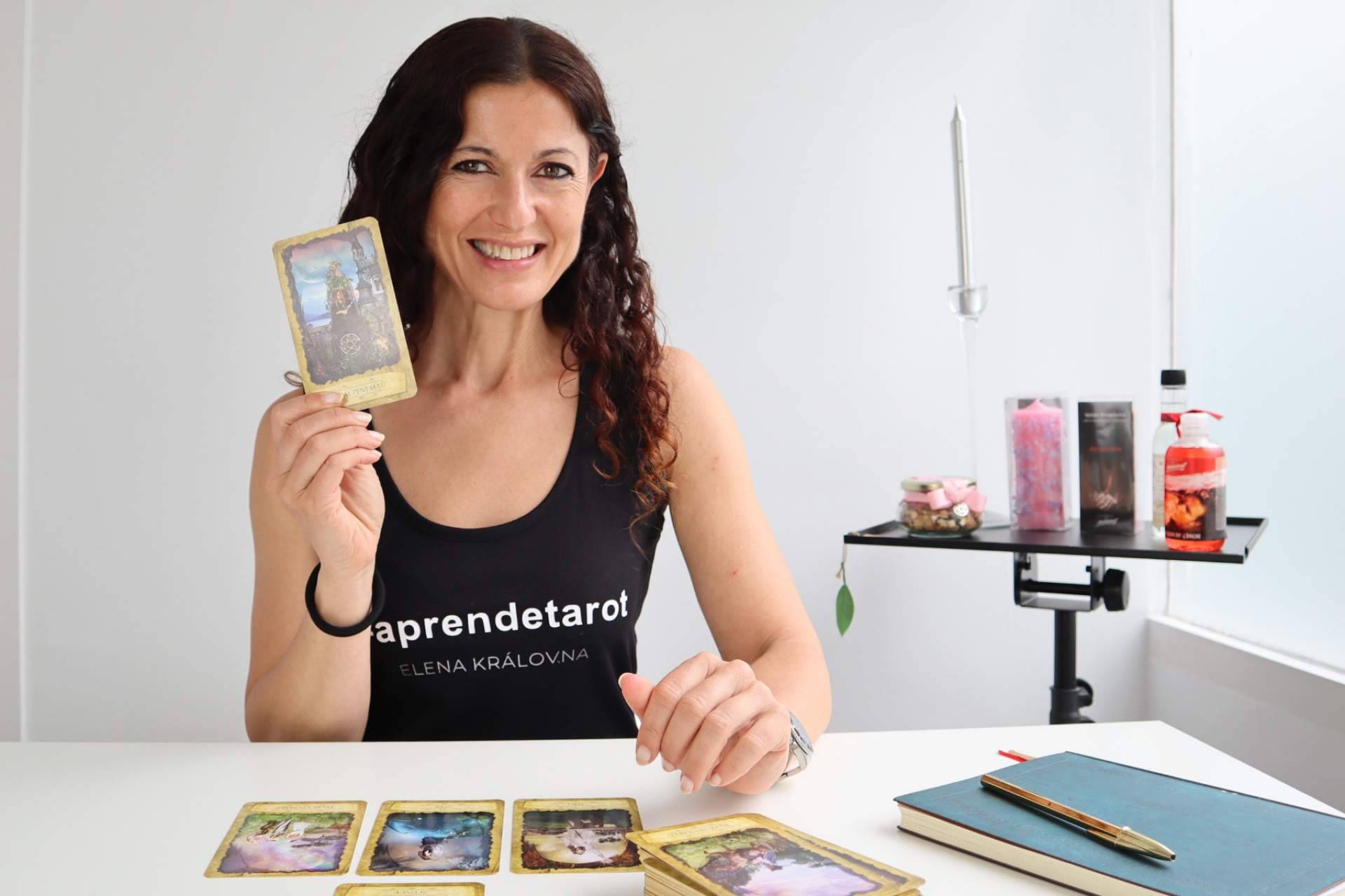 Elena Královna: las posibilidades que ofrece la lectura de tarot