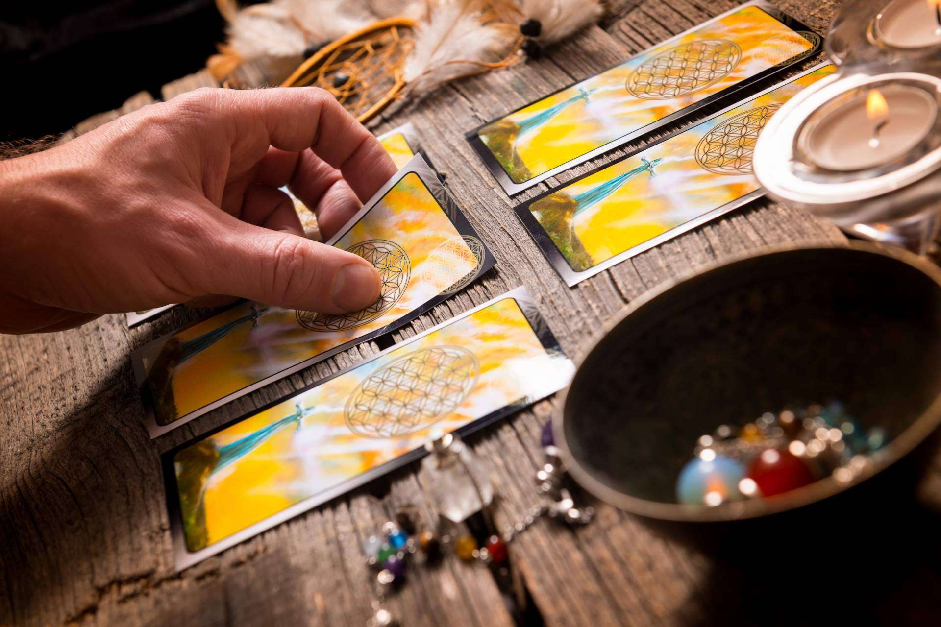 Servicio de videncia y aciertos sobre el futuro de la mano del Tarot de Luz María