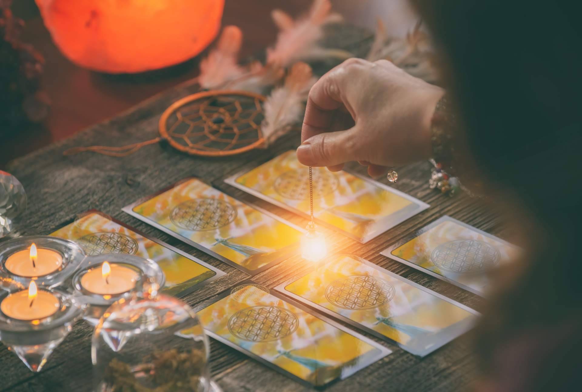 Los beneficios del servicio de tarot visa de confianza de Buenas Videntes