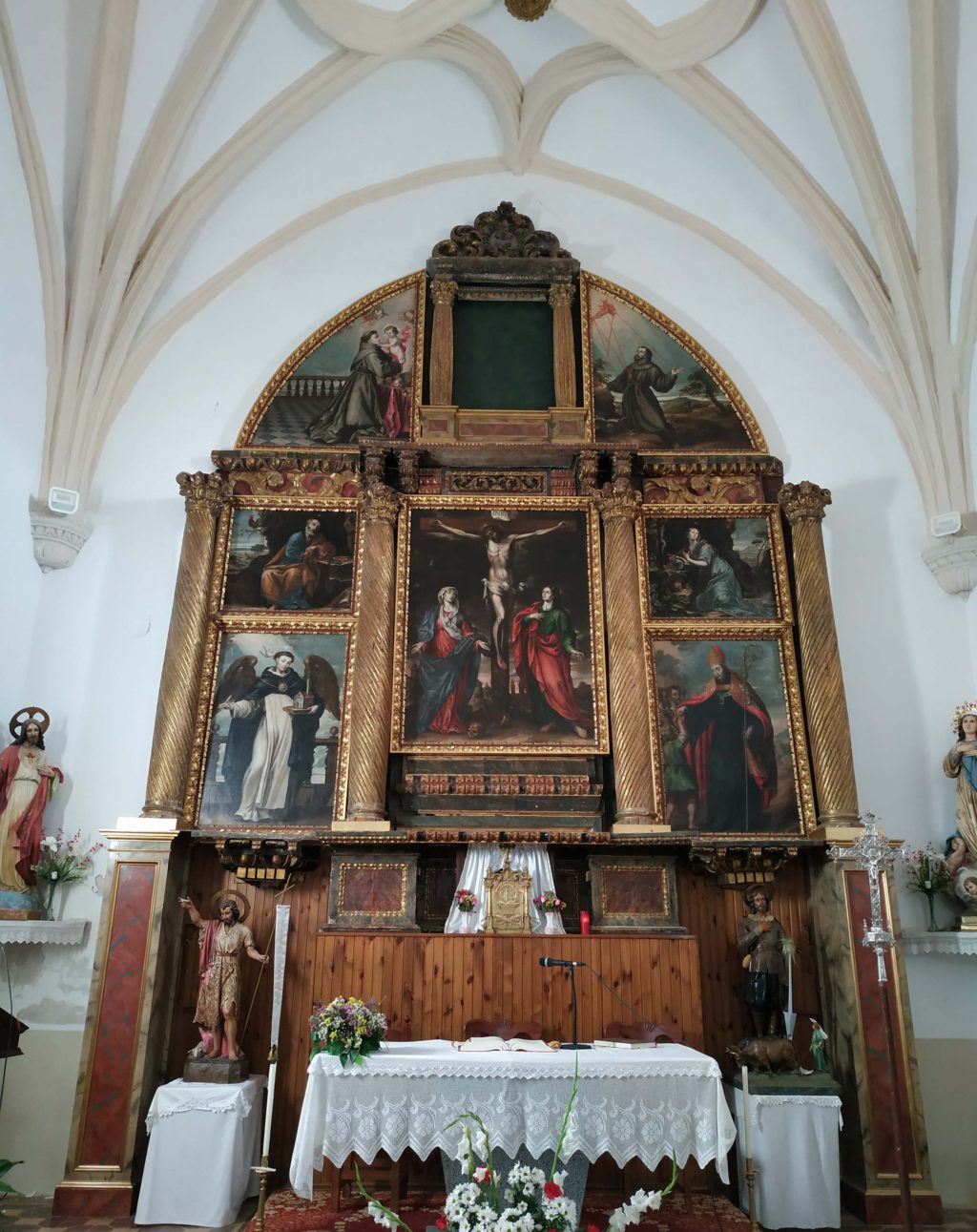 Foto de El Retablo Mayor de Medranda, un tesoro entre tinieblas