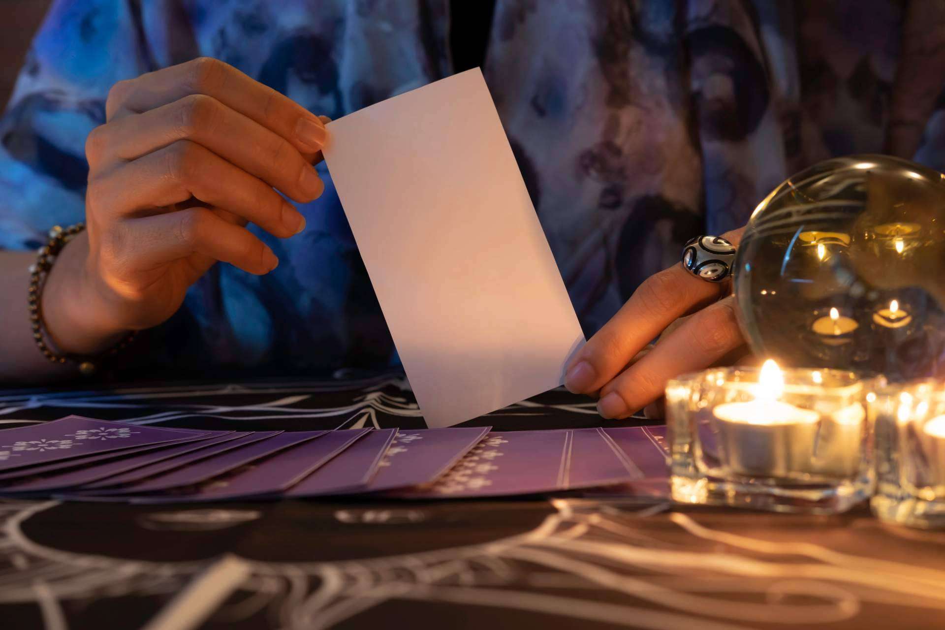El tarot fiable telefónico de Gabinete Tarot Dama Gris