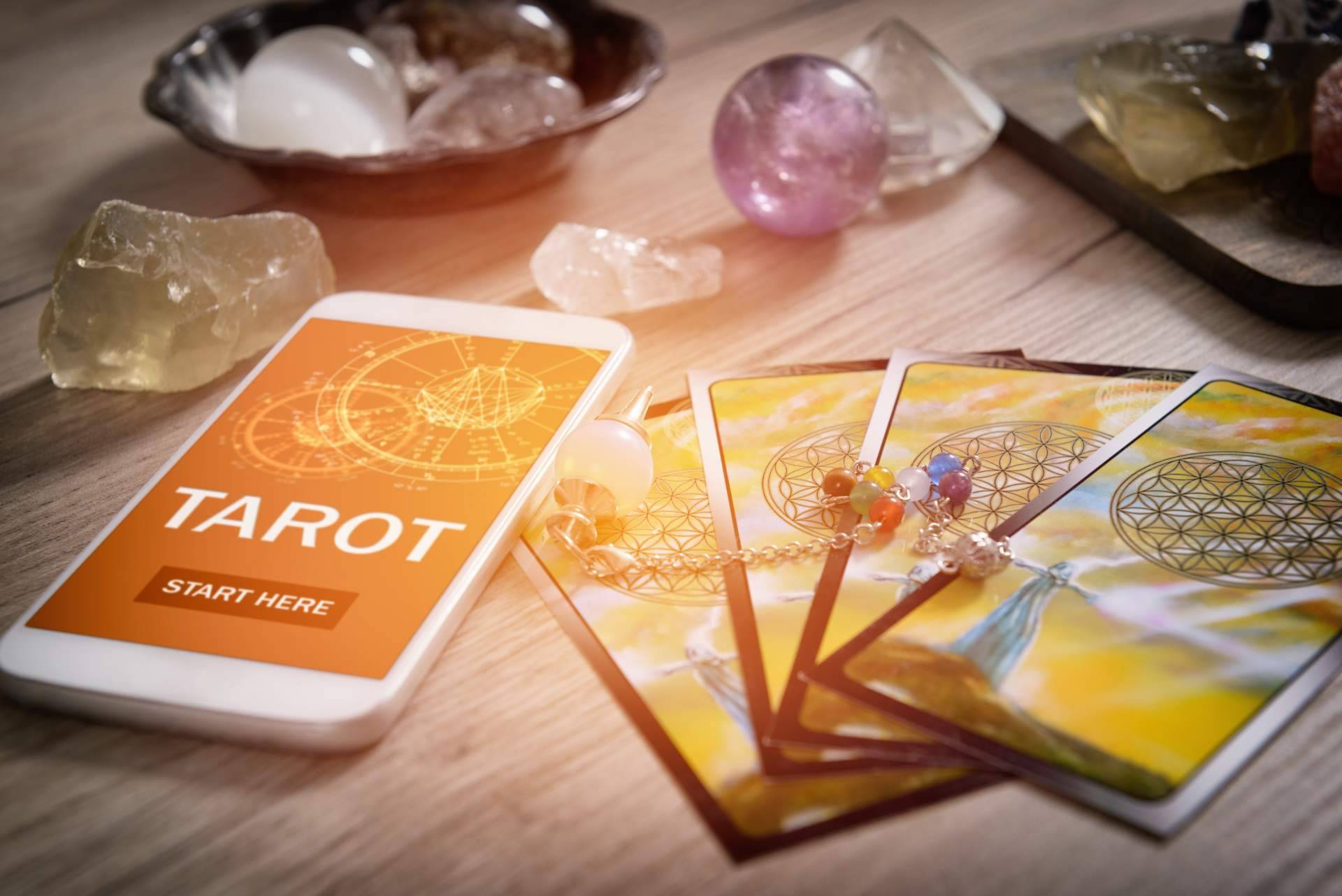 Resolver dudas sobre relaciones sentimentales gracias al tarot