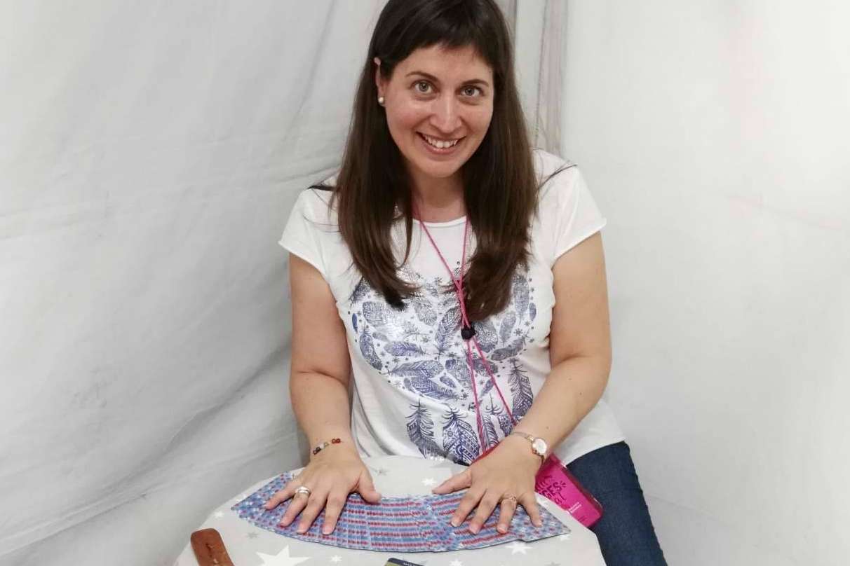 Sesiones de tarot en videollamada de la mano de la coach espiritual Mathie López de Castilla