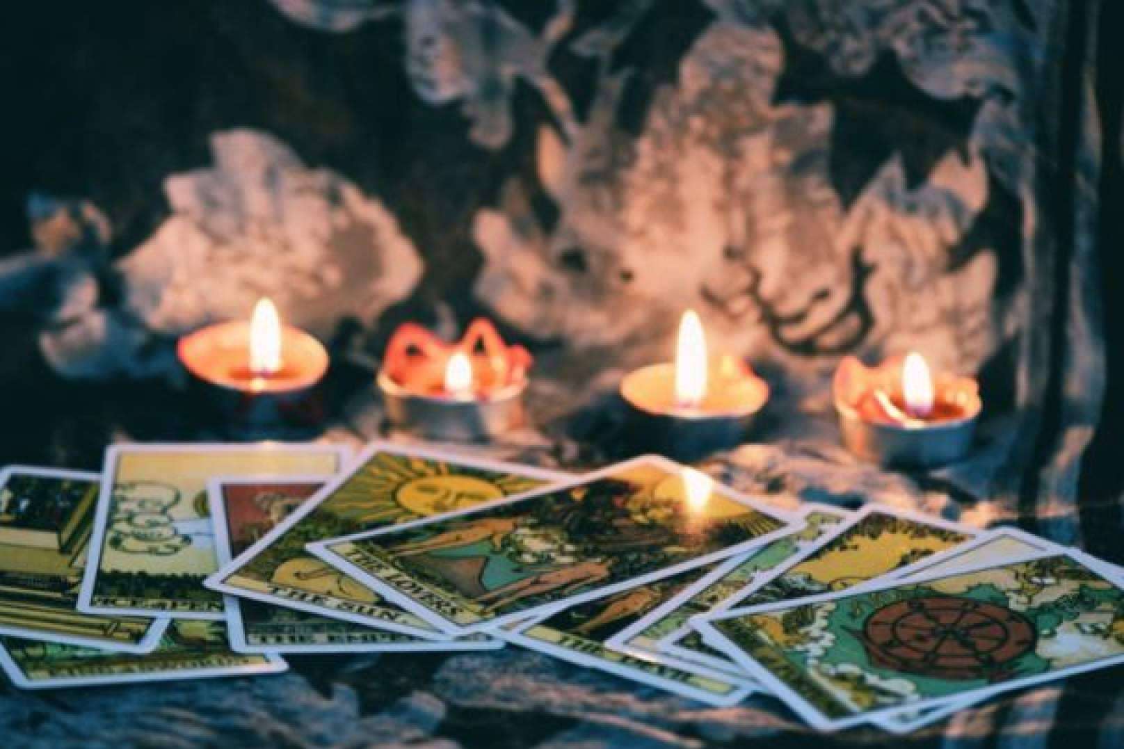 El modo de elegir un buen tarotista online, por Tarot Gitano