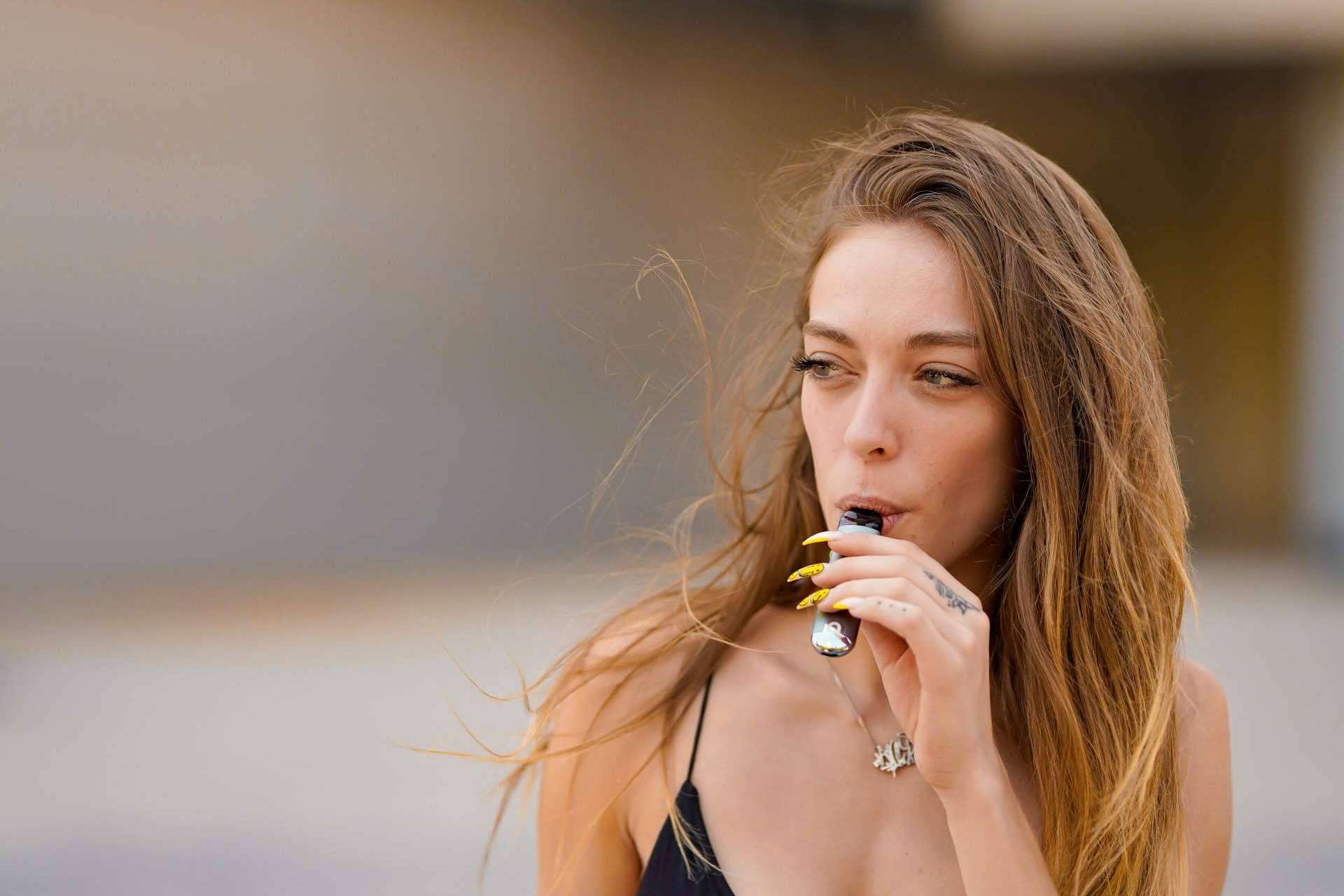 Ammo Vaper explica cómo son sus cigarrillos electrónicos