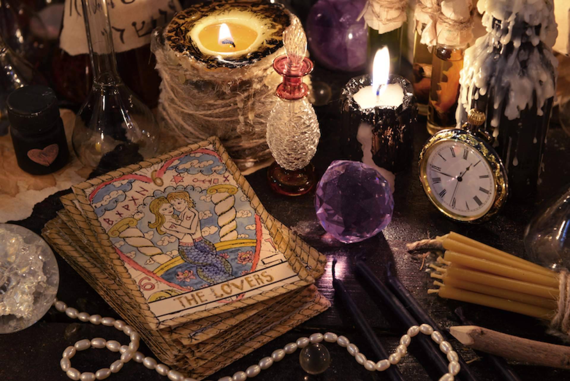 Sentidos Psíquicos sobre qué es el tarot y para qué se utiliza