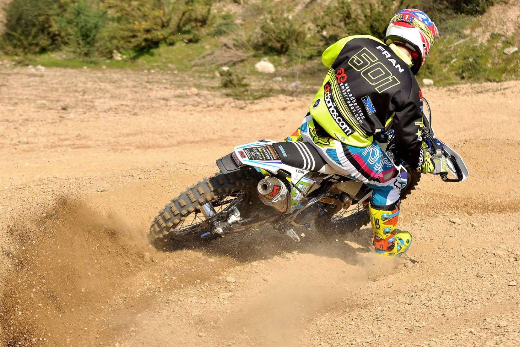 Nuevo diseño de camiseta motocross en ADHESIVOSEMBARRADOS, máxima durabilidad para pilotos exigentes
