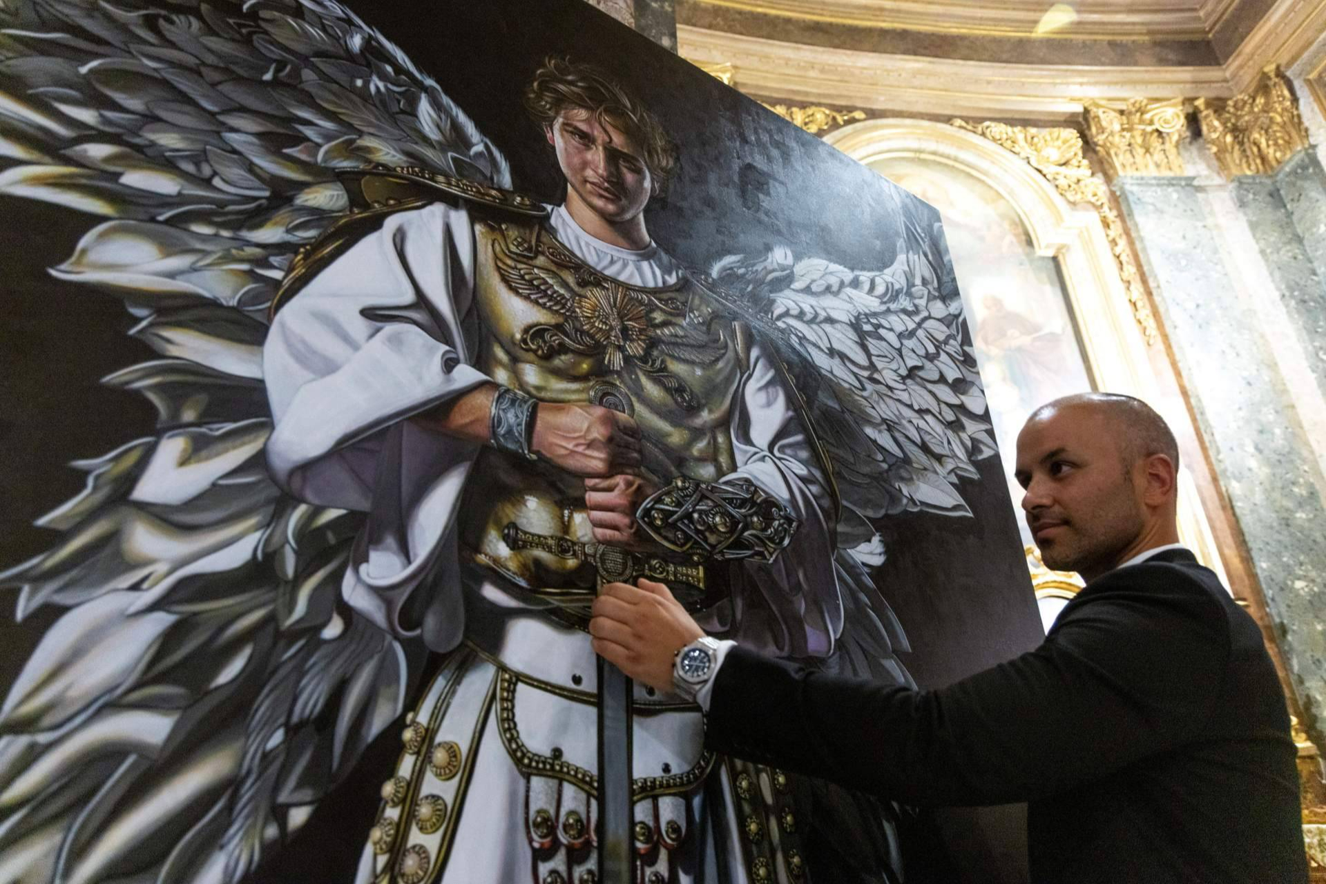 'Sublime'; el arte sacro del guatemalteco Chrispapita conmueve Roma en el corazón del Jubileo